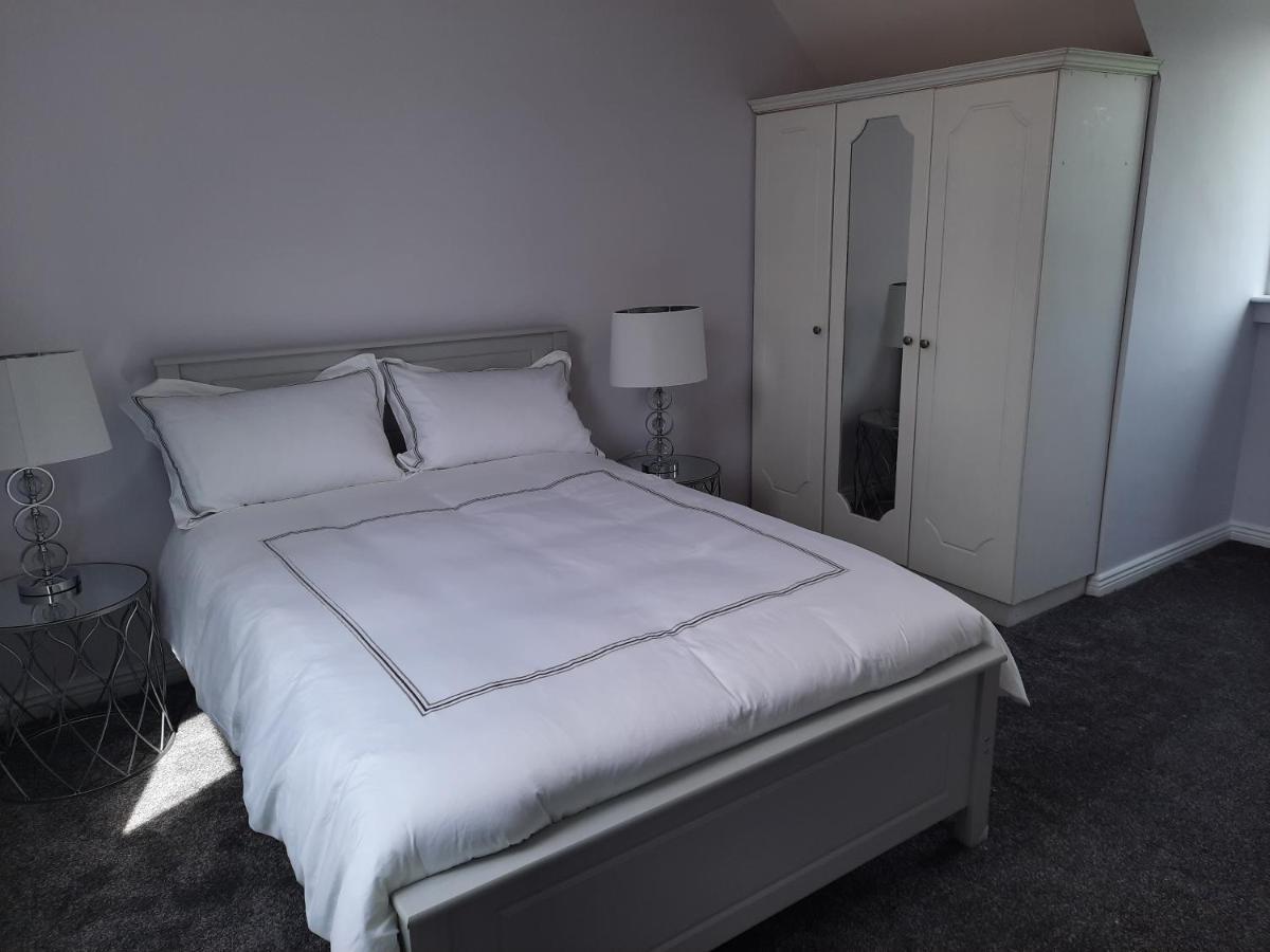 4 Bedroom, 15 Min To Limerick City Quiet Retreat. Bagian luar foto