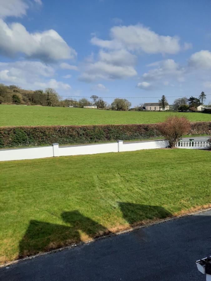 4 Bedroom, 15 Min To Limerick City Quiet Retreat. Bagian luar foto